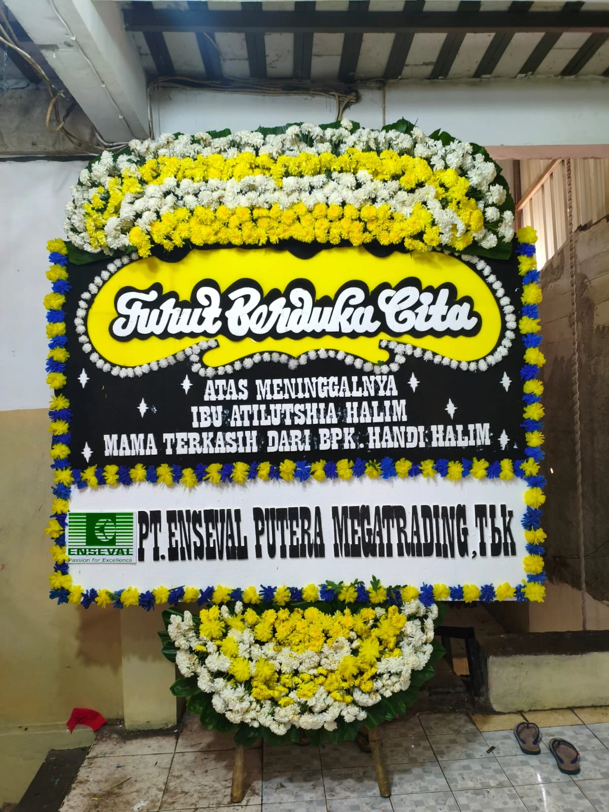 Bunga Papan Duka Cita di Bintaro Sektor 2 | Desain Elegan & Pengiriman Cepat