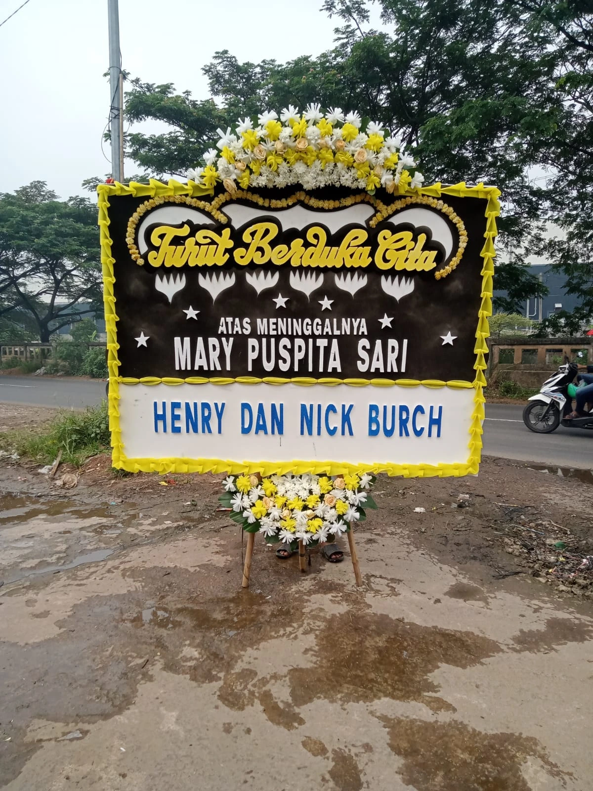 Toko Bunga Jakarta Timur | Rangkaian Bunga Premium