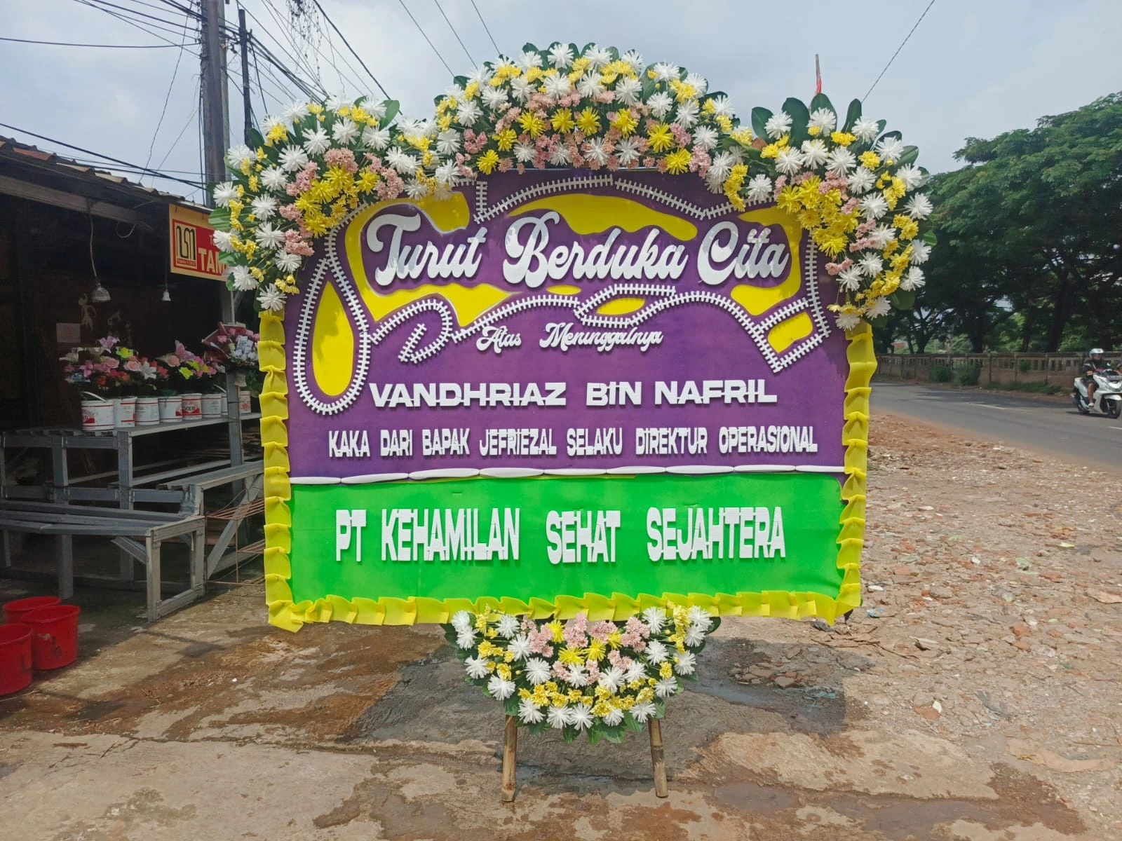 Toko Bunga Kamal Muara | Karangan Indah & Eksklusif